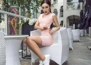 沙滩女神的无圣光逆袭：爱丝给你最真实的套图