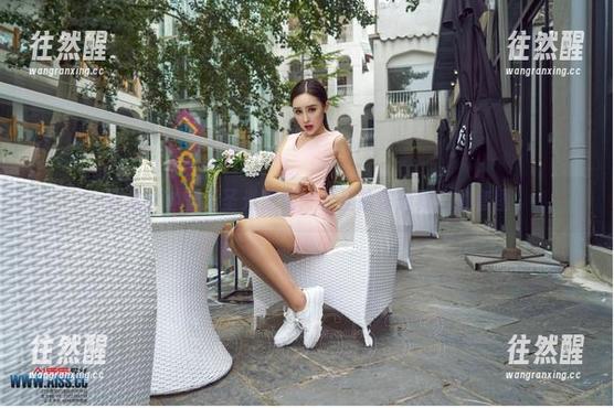 沙滩女神的无圣光逆袭：爱丝给你最真实的套图