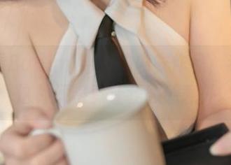 在线看Bangni邦尼的内衣作品,老实说,这种风格竟让我颇感意外。