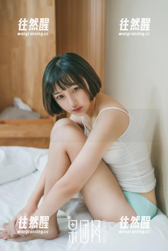 GIRLT果团网-裴希西 GIRLT果团网 - 最新图集上线,裴希西的长腿又成焦点,果然是让人回味的存在。