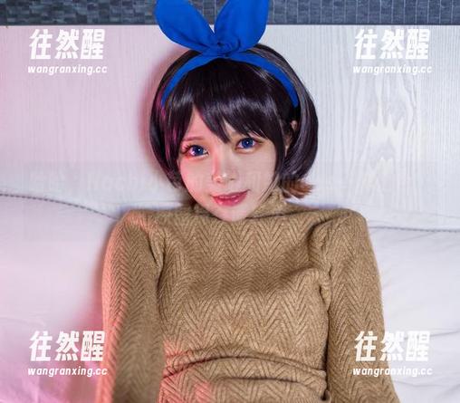 哈哈，Hachi小芭的美脚和她的cos一样出色，原图保存请轻声。