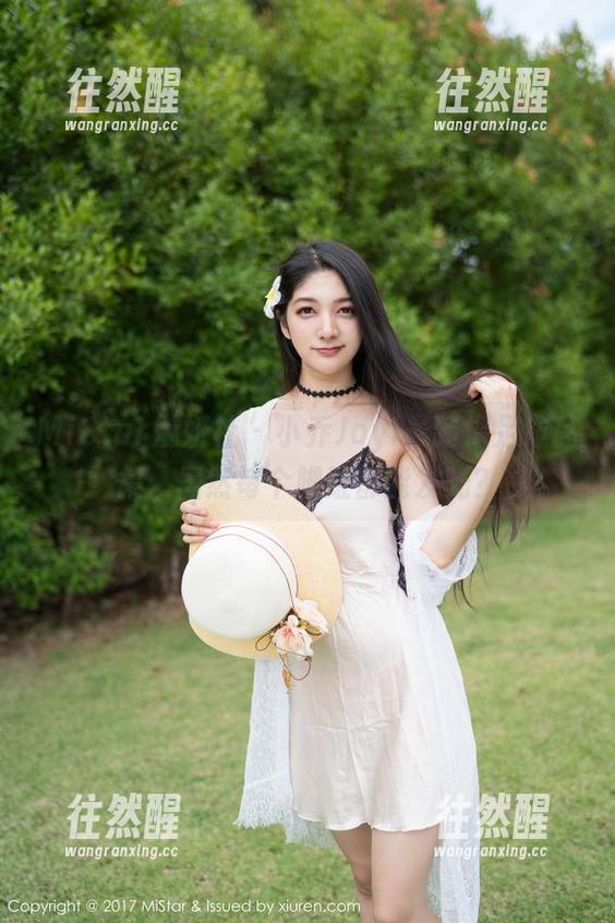 MiStar魅妍社-小乔Joyi MiStar魅妍社 - 小乔Joyi最新裸足作品集:居然每个脚趾都能发光?