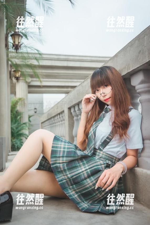Money冷冷 Money冷冷启示录,玉藻前旗袍套图分享,转眼就门儿清的那种。