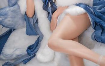 全新视角下的美图合集:Neko薇薇的丝绒女仆时光,满是颠覆与惊艳!