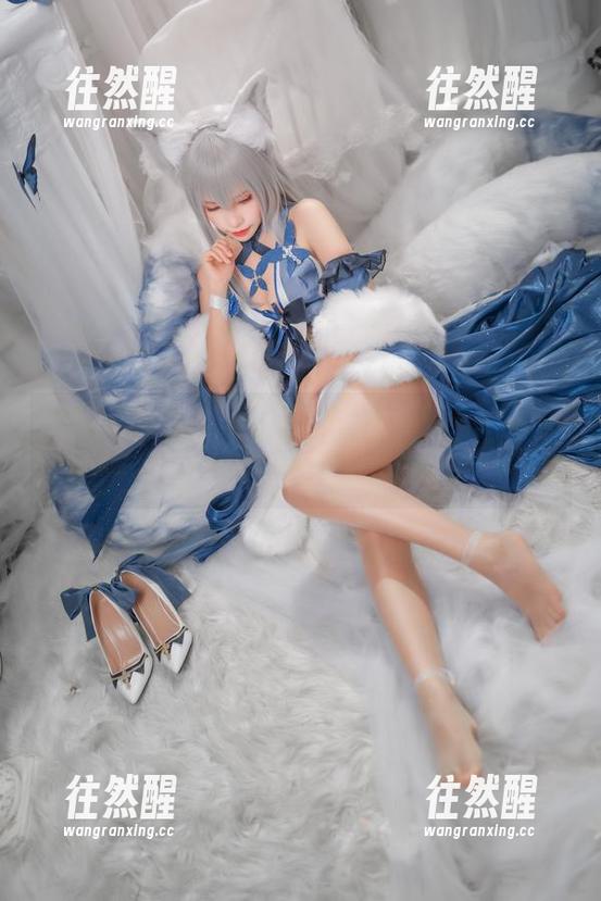Neko薇薇 全新视角下的美图合集:Neko薇薇的丝绒女仆时光,满是颠覆与惊艳!