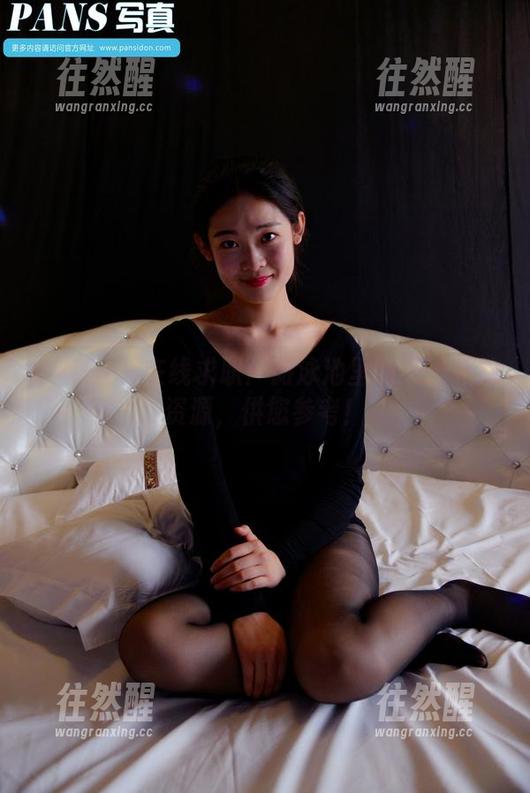 PANS-思思 PANS - 在线求职:游泳池里的思思私拍资源,供您参考!