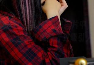 PANS写真 – 小倩的私房图片中，白裙是亮点，但那个眼神才更吸引人。