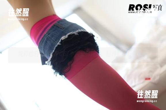 ROSI写真 纯粹的白衬衫,ROSI不用光影花招,图片就能打动你。