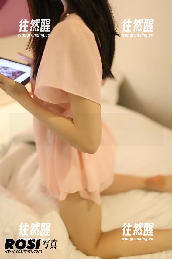 ROSI写真 欢迎来到ROSI天台,高清照片带你飞,似乎要触碰云彩了…