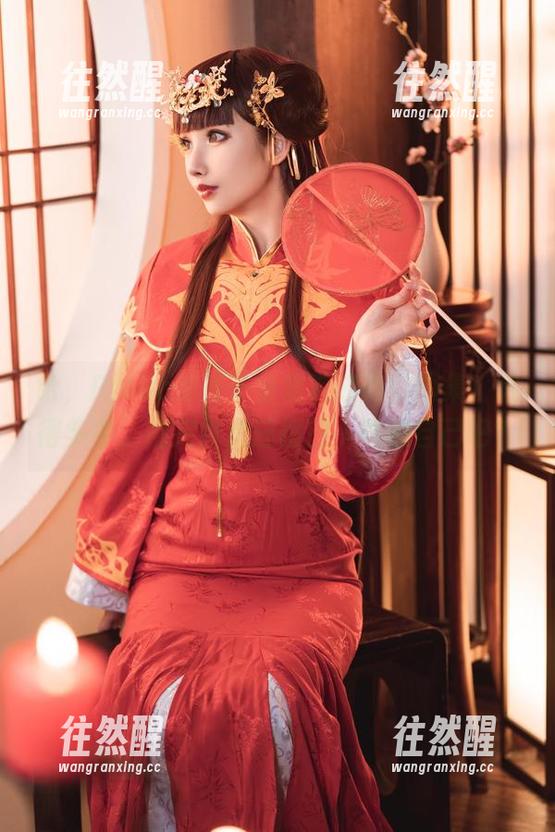 Rioko凉凉子 哈,Rioko凉凉子穿爱宕旗袍的图集!这得多牛,拍完肯定还得回头瞧瞧自己吧?
