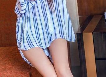 TouTiao头条女神 – 无圣光、图包加持，娜依灵儿的梨涡浅笑，这颜值太过分了吧！