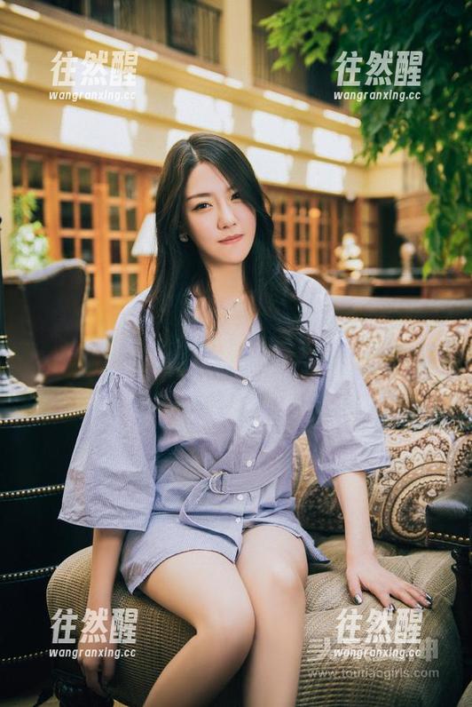 TouTiao头条女神 - 张蓝欣的图集，在线等你来窥探小秘密！