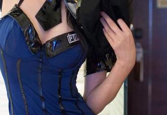 TuiGirl推女郎 – 哇，王依萌的黑色世界，最新图集里竟然还有这种搭配？