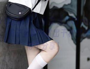 XIAOYU语画界 – 看见允儿Claire的吊带原图，脑子里瞬间冒出千种想法，这不得不分享！