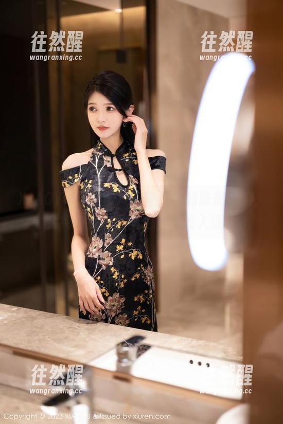 XIAOYU语画界-金纯一 XIAOYU语画界 - 有些悬疑的瑜伽姿势,金纯一在私房图包里引我入迷。
