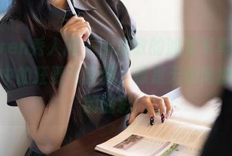 Xiuren秀人网 – 小嘉敏的油亮写真，图册正中的狂野与淡雅，像是无意间被打翻的油彩。