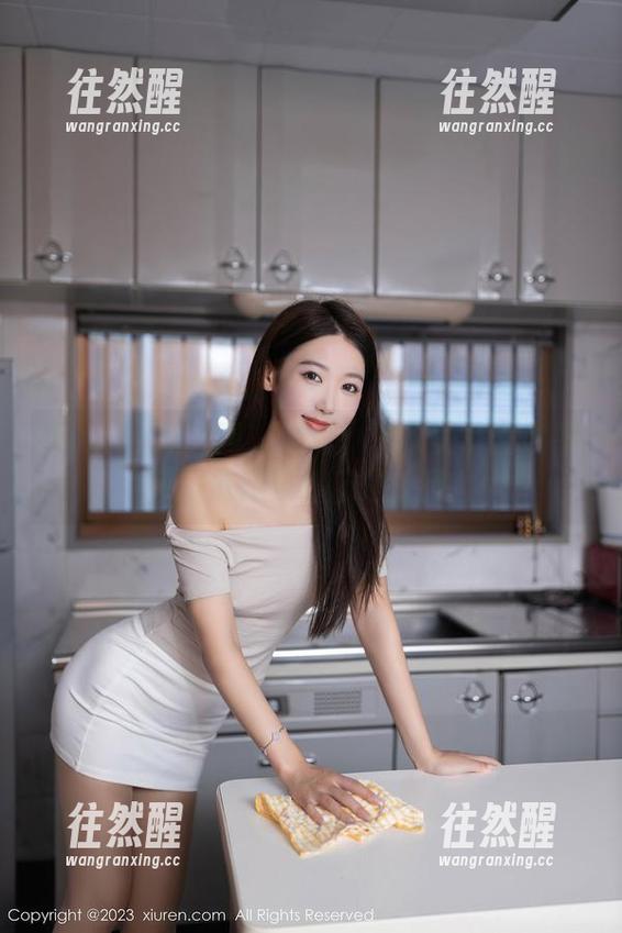 Xiuren秀人网-林文文 Xiuren秀人网 - 拜托!林文文的瑜伽图包到底是锻炼还是秀腿?