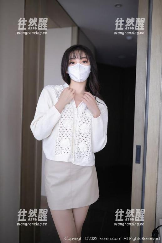 Xiuren秀人网-草莓mm Xiuren秀人网 - 在无圣光的光影中:草莓mm的夏天美图再续前缘
