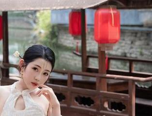 Xiuren秀人网 – 蛋蛋宝的丝袜密码，精选图库带你探寻那双优雅的腿。