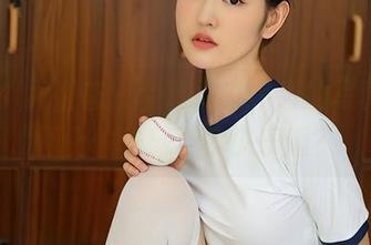 YouMi尤蜜荟 – 兔耳娘艾小青的写真，原图上偷偷藏了多少乐趣？