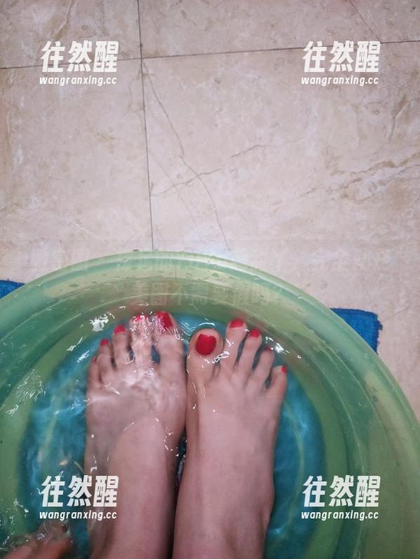 YuYu超甜丫 微密圈 - 裸足的YuYu超甜丫,完全就是美图不需要假吗?