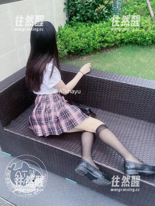 at鲨鱼 高开叉竞泳精选:at鲨鱼又来刷新我对泳衣的认知了。