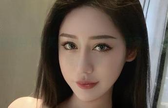 微密圈 – 独特的不爱笑的赛琳，我的定制写真和她的秘书汤姆有一拼