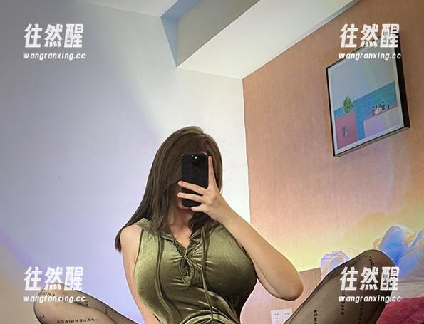 微密圈 - 乙醇子的职业装分享：你以为只有西装才是战斗装备？
