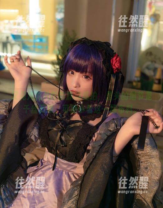 九九八吖 又见九九八吖的旗袍私拍,里头的细节是千丝万缕,可别小看这一层布料。