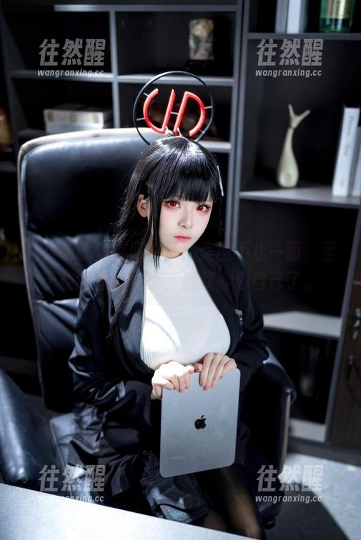 九柒喵 九柒喵的体操服白子:美图不止一面,至于你能看懂多少,那就看你自己了。