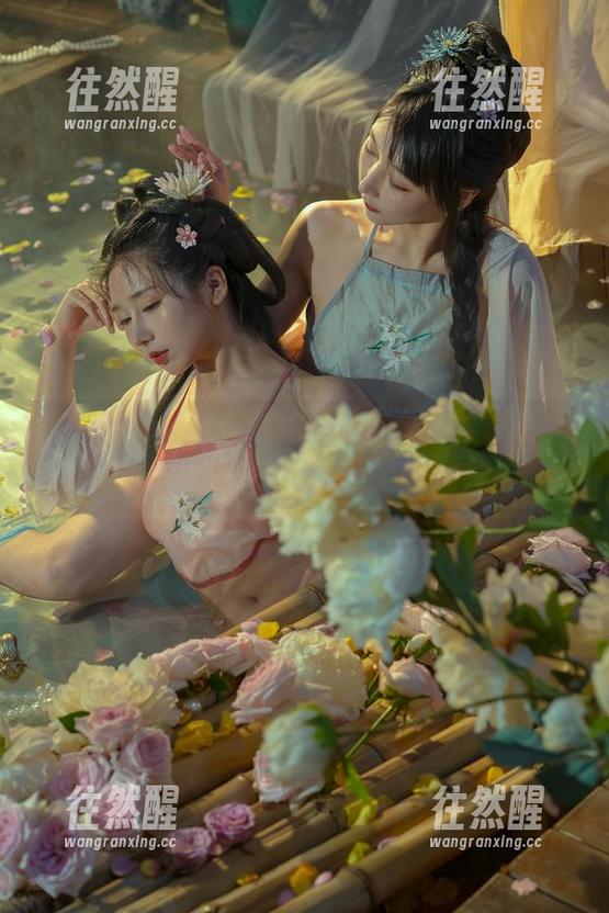 云溪溪奶桃 原图谈心:云溪溪奶桃对红色的“深情”只是个表面!