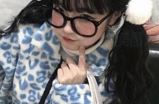 巫女不怕冷,佳佳酱ovo的美图火到冒烟!快来抢眼球!
