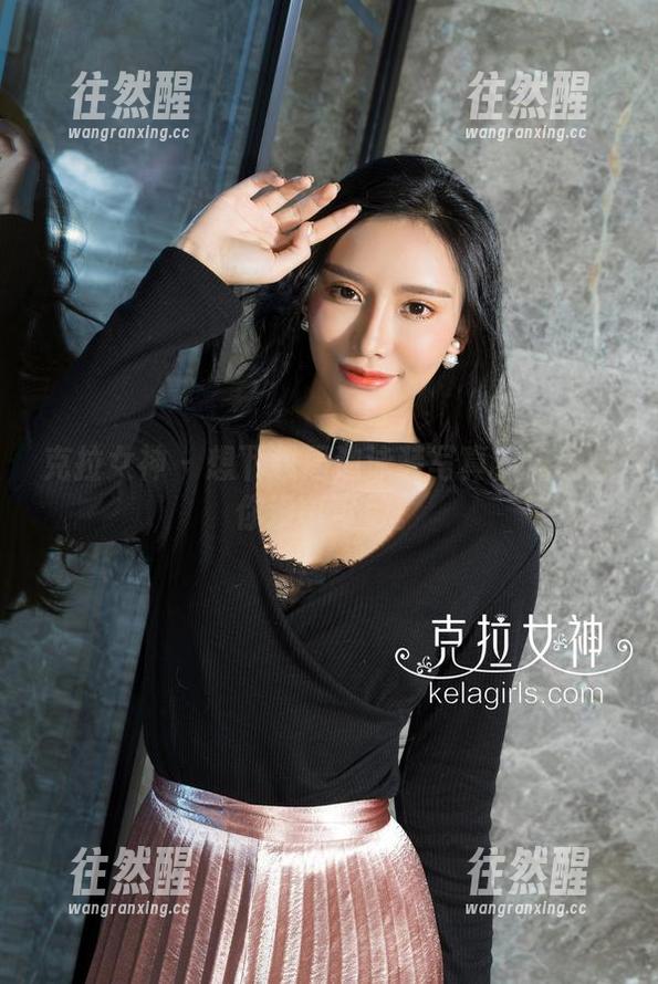 克拉女神-周迪 克拉女神 - 想下载周迪泳装写真?先确保你没事可做。