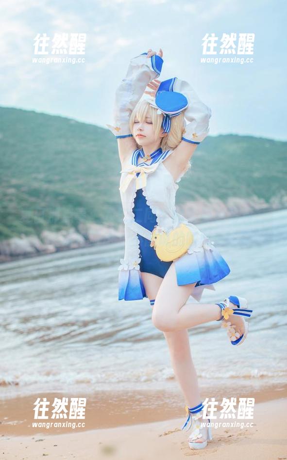 六二二同学 夏日那点事:六二二同学的比基尼写真,值得讨论,不能说的暧昧…