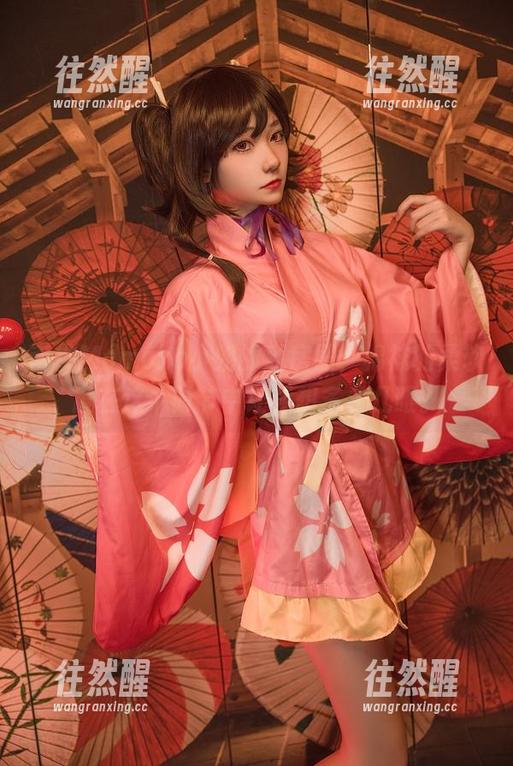 南桃Momoko 南桃Momoko小姐的私房照,棉袜的柔软度在这个时节中让我想多看几眼。