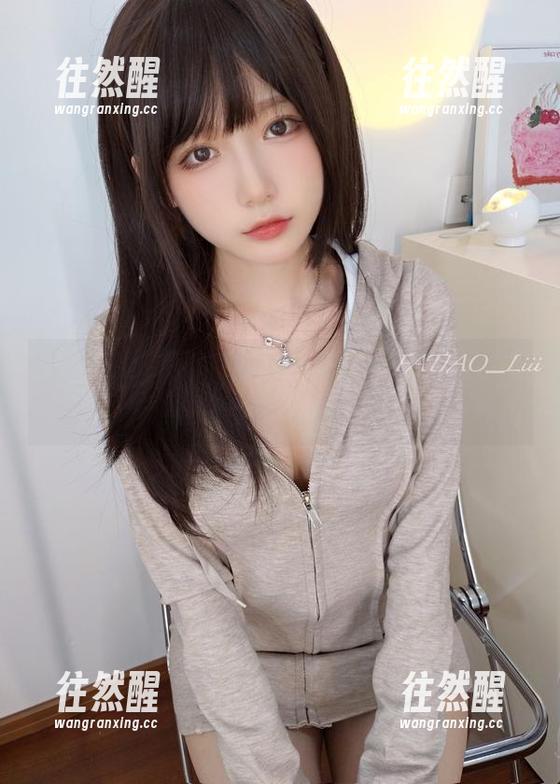 发条少女yoki 发条少女yoki在高清镜头下,礼服好像自己会说话