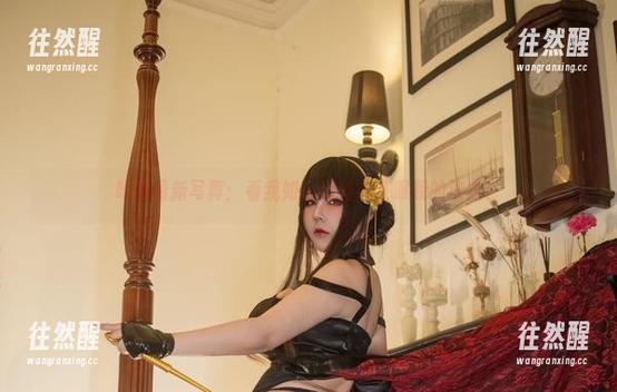 咔喵最新写真：看我如何用睡衣征服我的沙发！