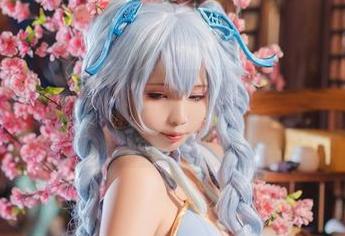 新一轮写真集：墨玉M和连衣裙，你根本猜不到谁是主角！