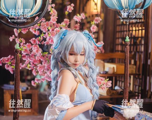 墨玉M 新一轮写真集:墨玉M和连衣裙,你根本猜不到谁是主角!