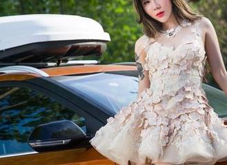 头条女神 – 莫晓希的无圣光图集——当武则天遇上现代风