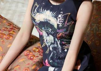 头条女神 – 蔡楠的丝袜图库：能不能再让人心痒痒一点？