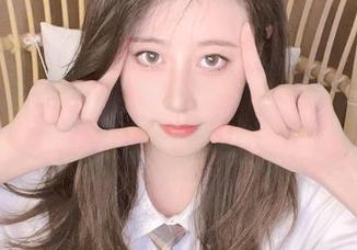 在奈汐酱Nice的私房图片里,泳装和海浪之间的默契比我和冰淇淋还要深!