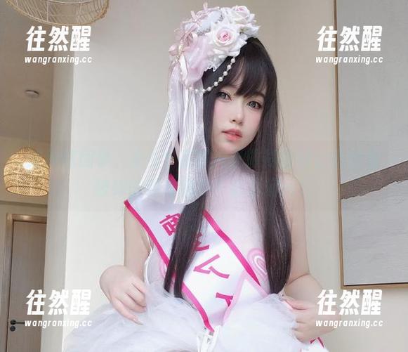 女主K 清纯这回事,女主K在照片里做得很好。有没有被她的眼神偷走?我想问问!