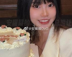 在户外，安曜曜的写真精选总能让人忍不住想多看一眼