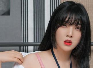 一个酒杯和几缕白影:宋哈娜的写真全集
