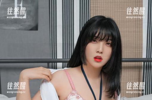宋哈娜 一个酒杯和几缕白影:宋哈娜的写真全集