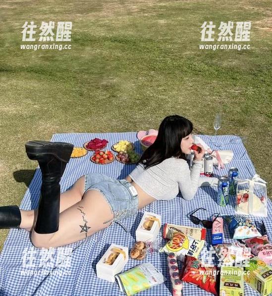 微密圈 - 免费的秘密图册，宋昱欣亲自拿出来了，难道这是新开的活动？
