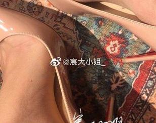 微密圈 – 宸大小姐短裤秀：作品集，看完再说下载的事！