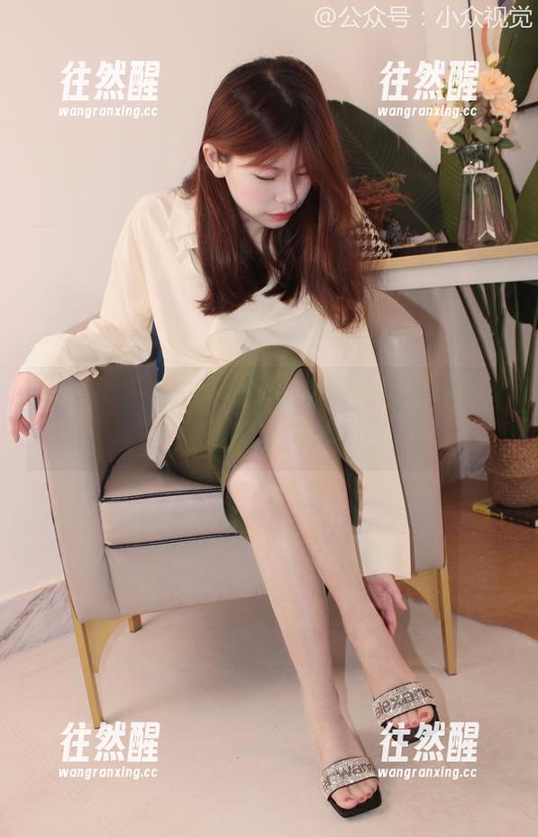 小众视觉 - 美脚如此任性，婷婷和图册简直是个问题