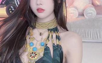 小小奶瓶儿的夏日写真，资源既清凉又迷人！
